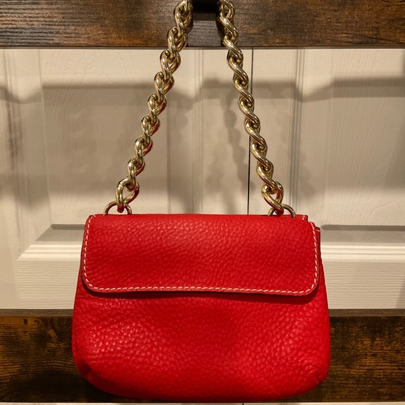 CAROLINA HERRERA ONASSIS COLLECTION RED DOUBLE FLAP MINI BAG GOLD CHAIN STRAP - Picture 3 of 13